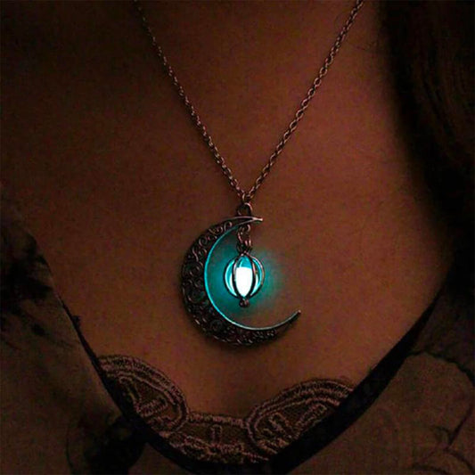 Collier demi lune doré